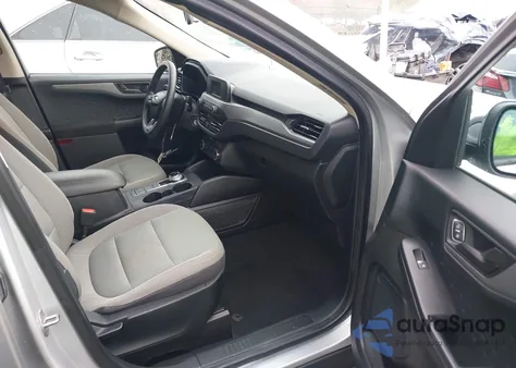 2020 Ford Escape S z USA, uszkodzony, nr VIN 1FMCU0F62LUA22703